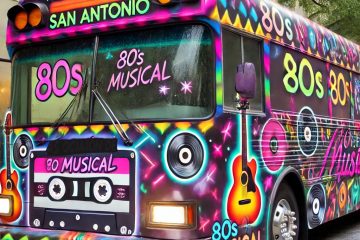 La Asociación de Mujeres San Antonio de Albares disfruta de un día en Guadalajara y del musical de los años 80