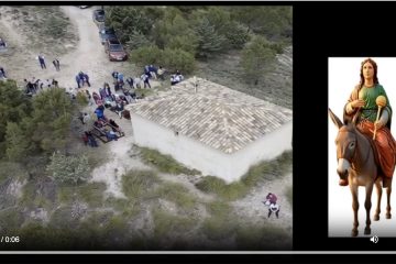 Santa Bárbara preparada para la bajada del 6 de diciembre en borrica.