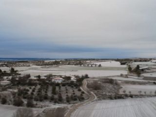 La nieve hace acto de presencia de forma tímida en Albares