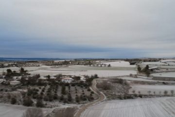 La nieve hace acto de presencia de forma tímida en Albares