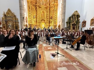 El concierto de música sacra conmovió y cosechó largos aplausos en Albares