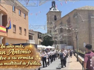 San Antonio vuelve a su ermita entre multitud de fieles