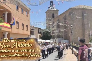 San Antonio vuelve a su ermita entre multitud de fieles