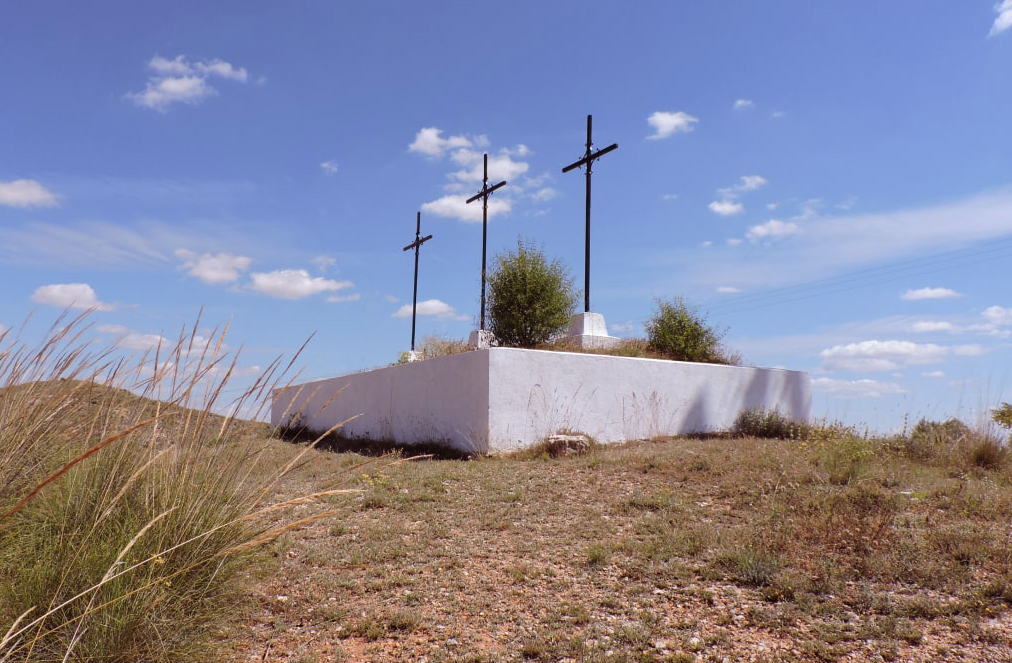 Cerro de las Cruces sobre Albares