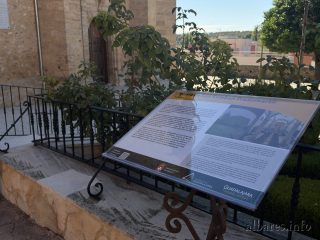 Albares estrena nuevos carteles informativos sobre sus monumentos