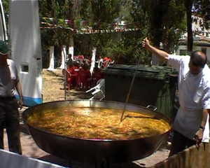 sanantoniodia8paella_jpg    